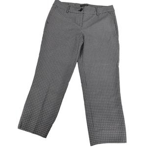 Hilary Radley Cropped capris Pants. Size 6/31. Black/White print. Stretch